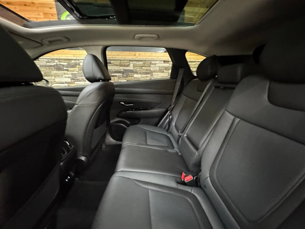 Used 2025 Hyundai Tucson Limited AWD/4WD image 26
