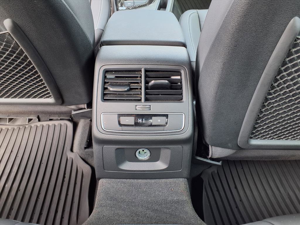 Used 2021 Audi A4 2.0T Premium image 6