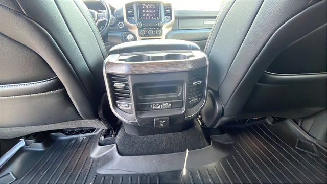 Used 2019 RAM 1500 Laramie AWD/4WD image 23