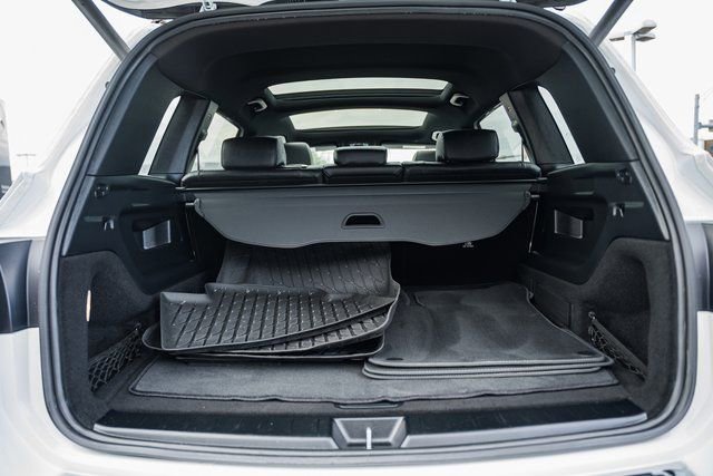 Certified 2024 Mercedes-Benz GLB 250 4MATIC w/ Winter Heating Package image 10