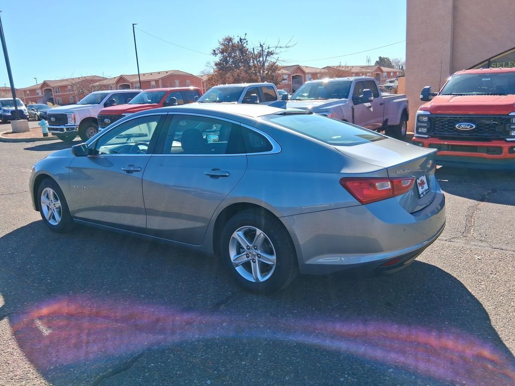 Used 2024 Chevrolet Malibu LT image 3