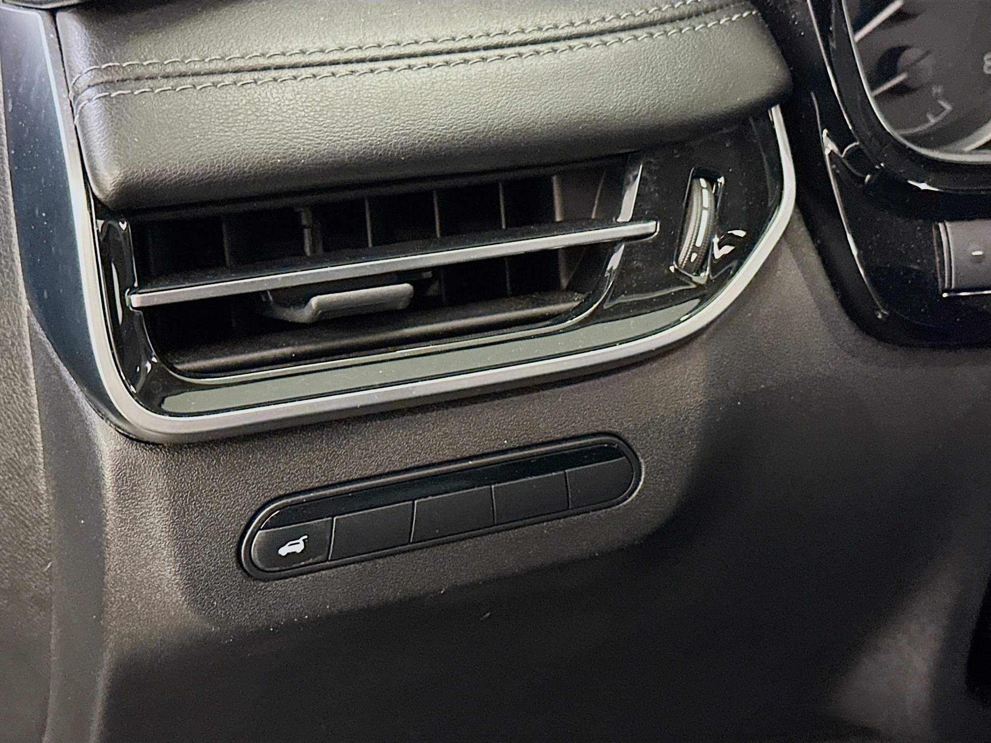 Used 2024 INFINITI QX60 Pure image 17