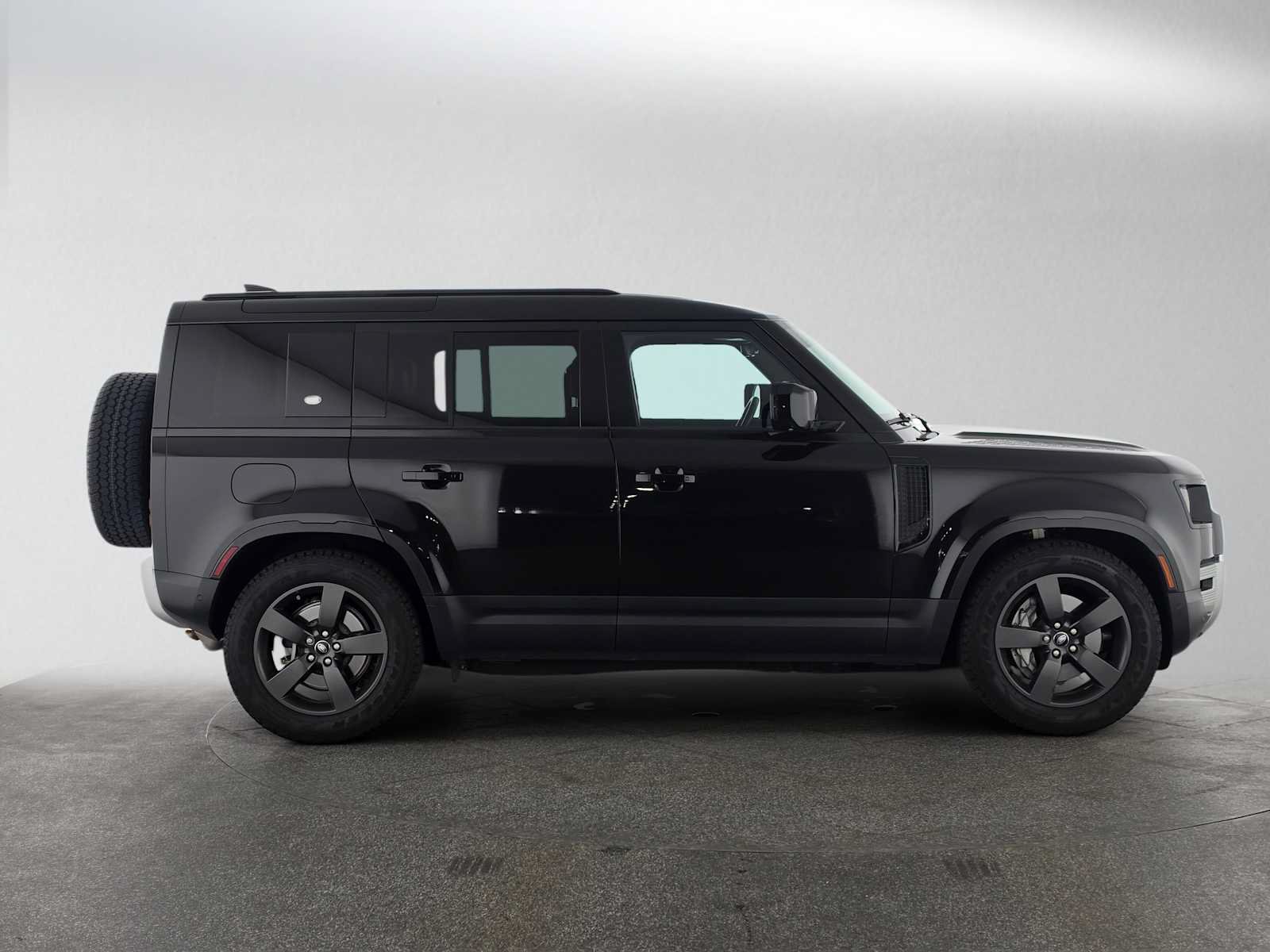 Used 2024 Land Rover Defender 110 S AWD/4WD image 6