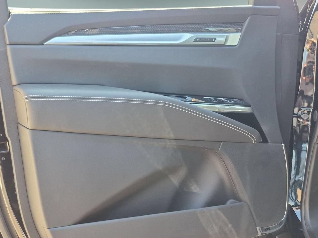New 2026 Cadillac Escalade V w/ LPO, ONYX Package AWD/4WD image 22