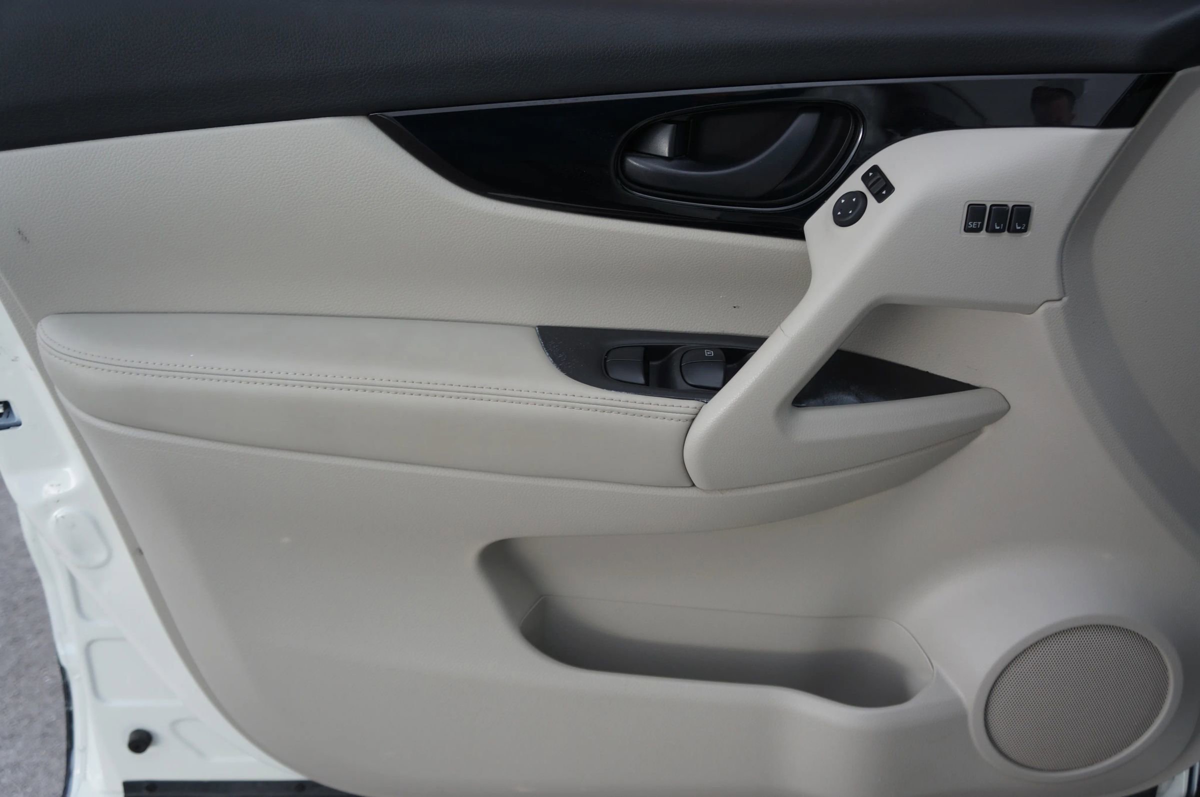 Used 2022 Nissan Rogue Sport SV w/ Technology Package image 24