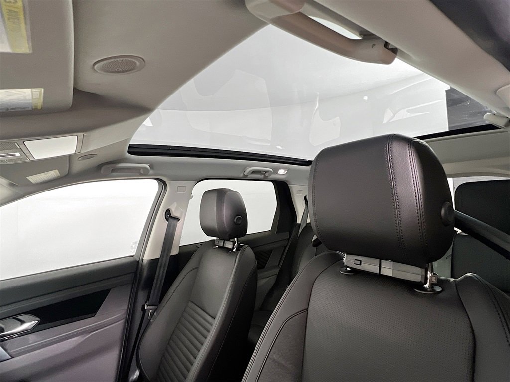 Used 2024 Land Rover Discovery Sport S image 23