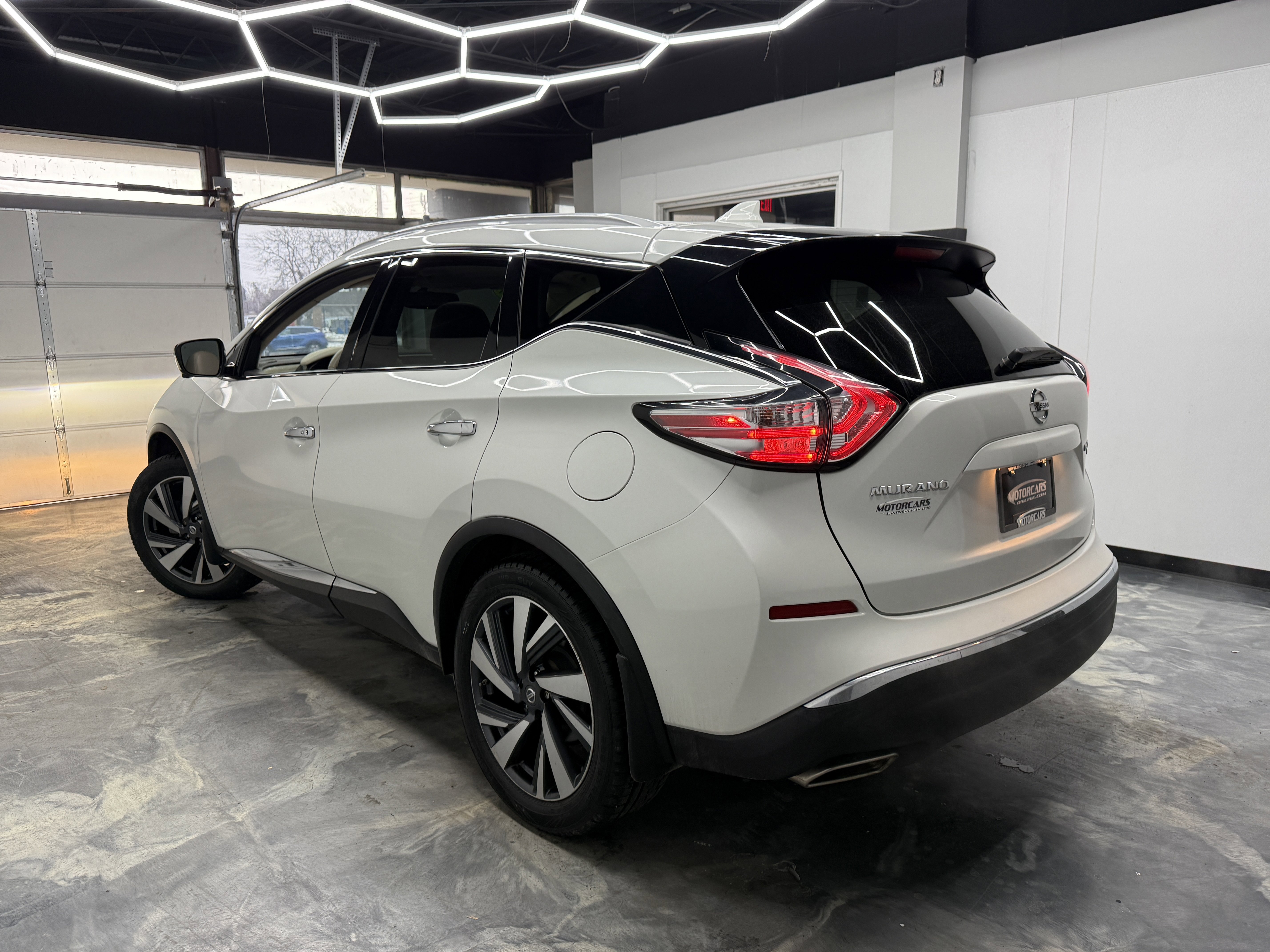 Used 2017 Nissan Murano Platinum image 3