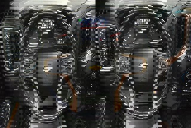 Used 2022 Chevrolet Silverado 2500 High Country w/ Safety Package II image 31