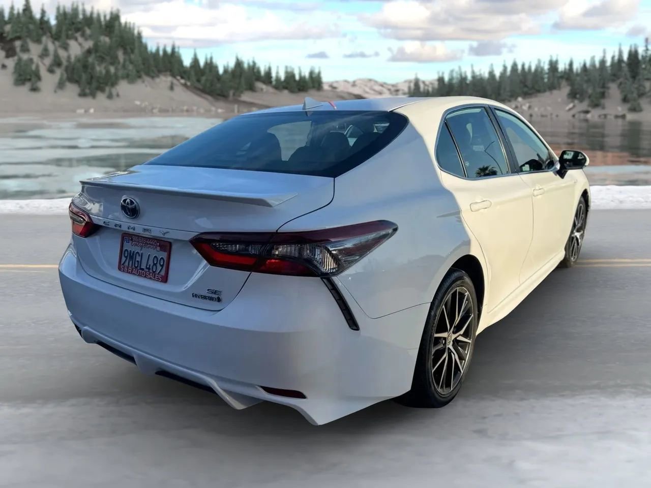 Used 2021 Toyota Camry SE image 6