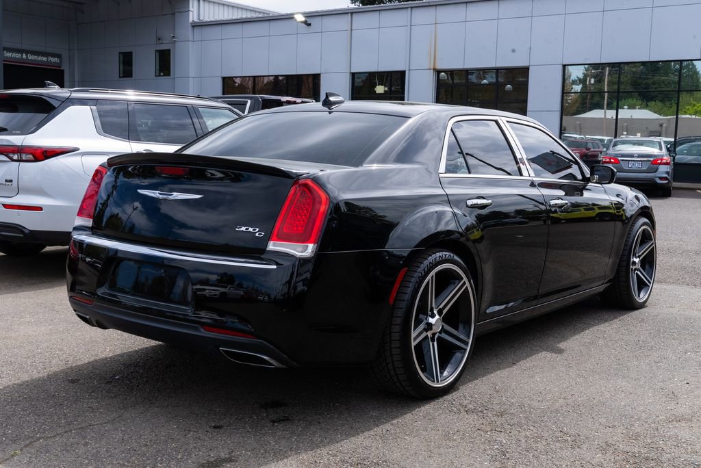 Used 2016 Chrysler 300 C RWD image 6