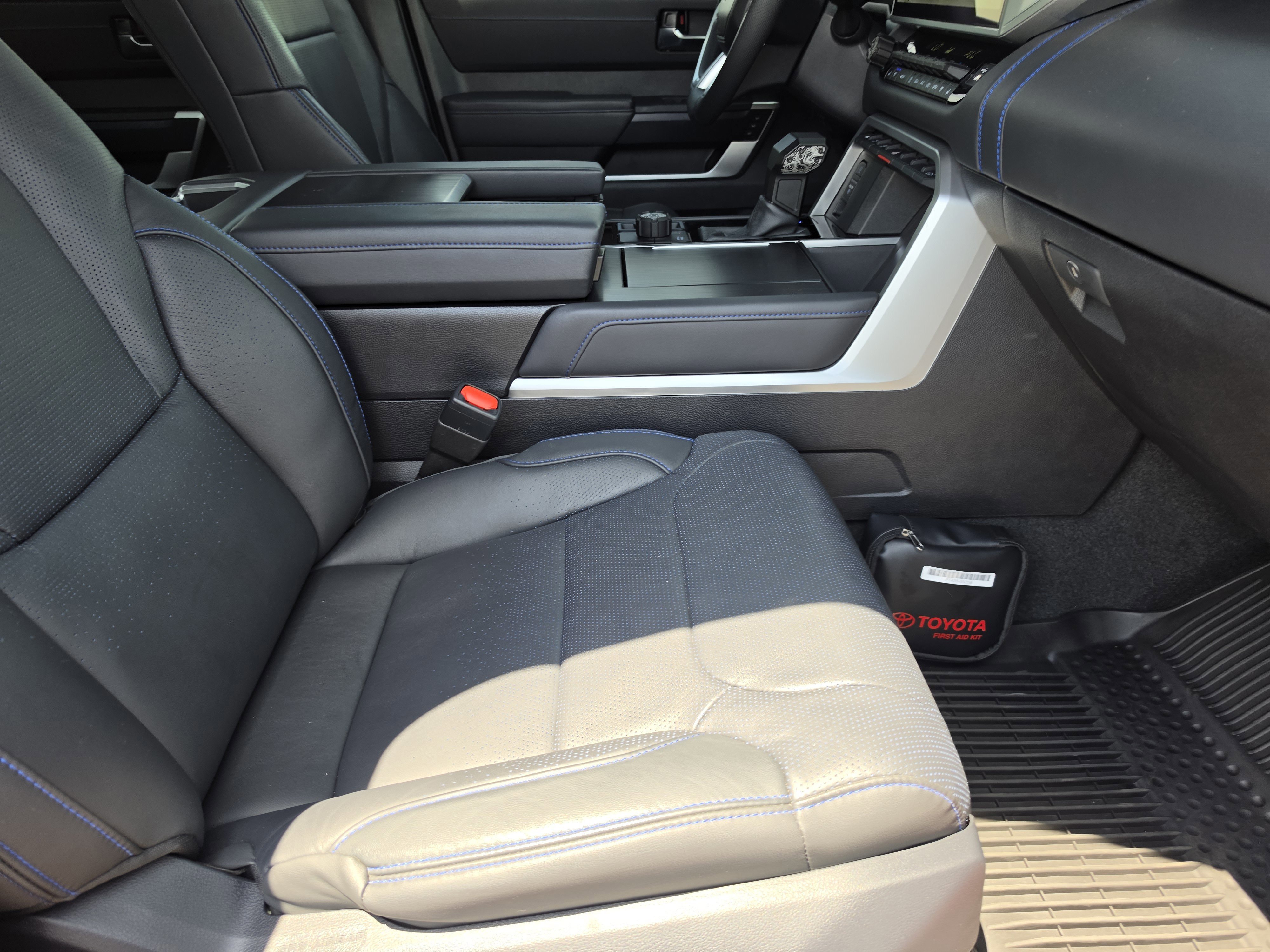 Used 2025 Toyota Tundra Platinum AWD/4WD image 12