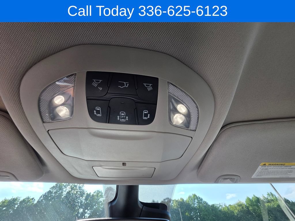 Used 2023 Chrysler Voyager LX FWD image 20