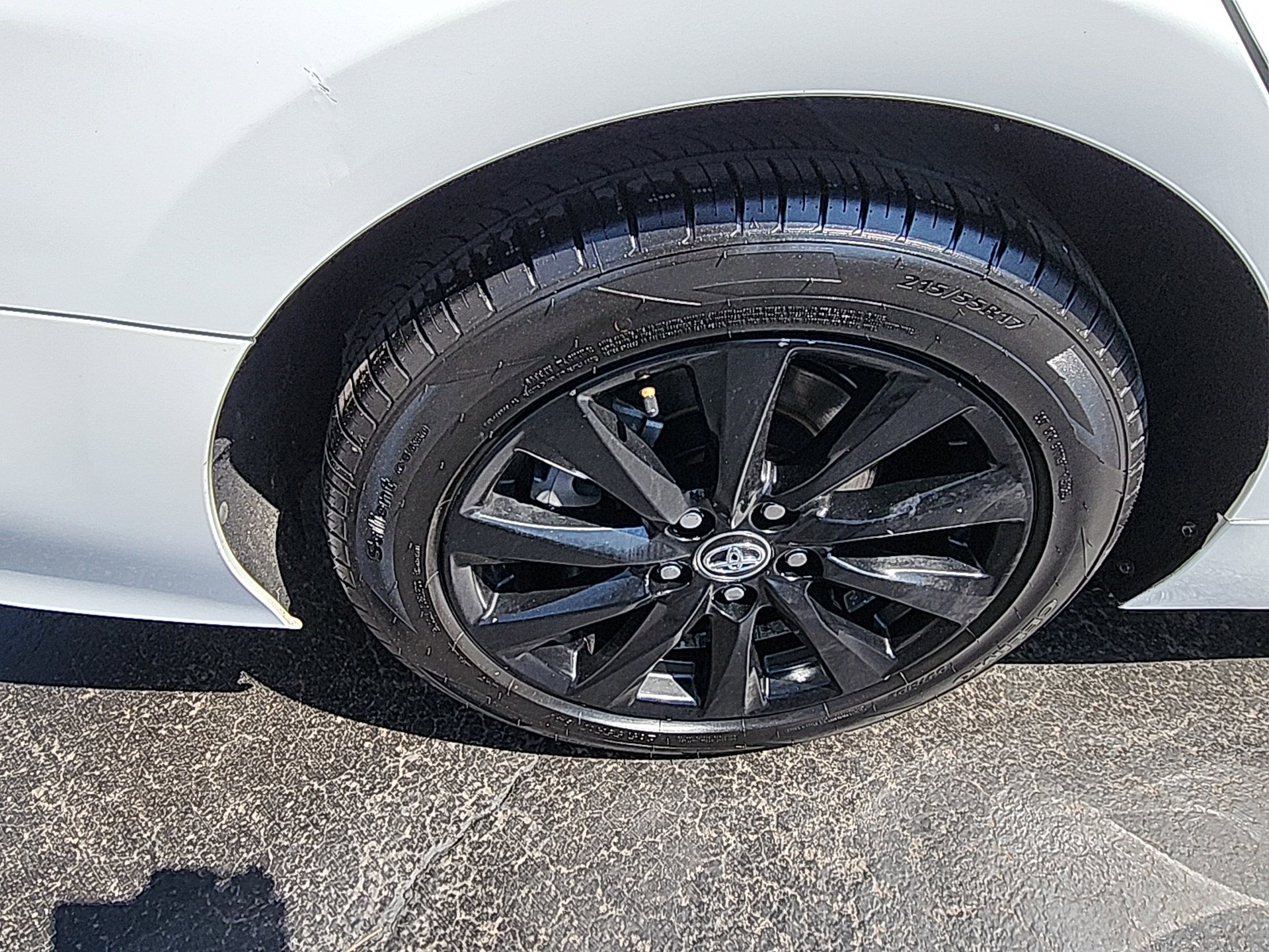 Used 2020 Toyota Camry LE FWD image 24