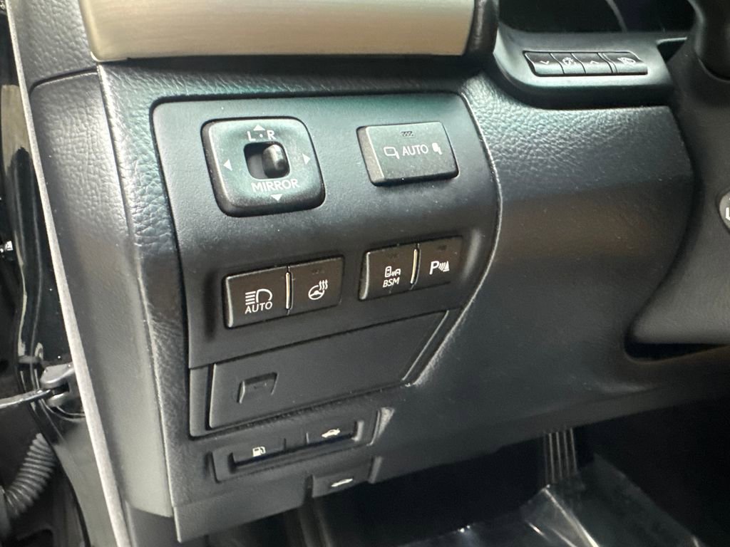 Used 2013 Lexus LS 460 L w/ Preferred Accessory Package image 54