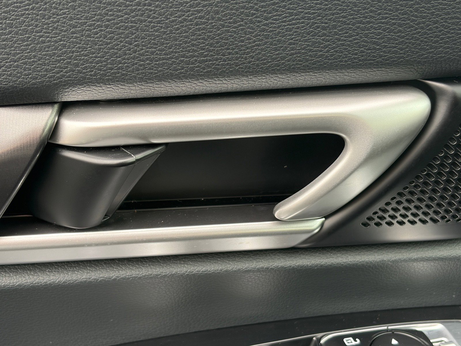 Used 2025 Kia Telluride S image 9