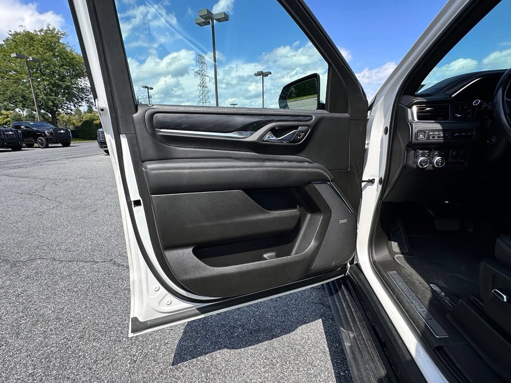 Certified 2021 GMC Yukon XL Denali w/ Denali Ultimate Package AWD/4WD image 27