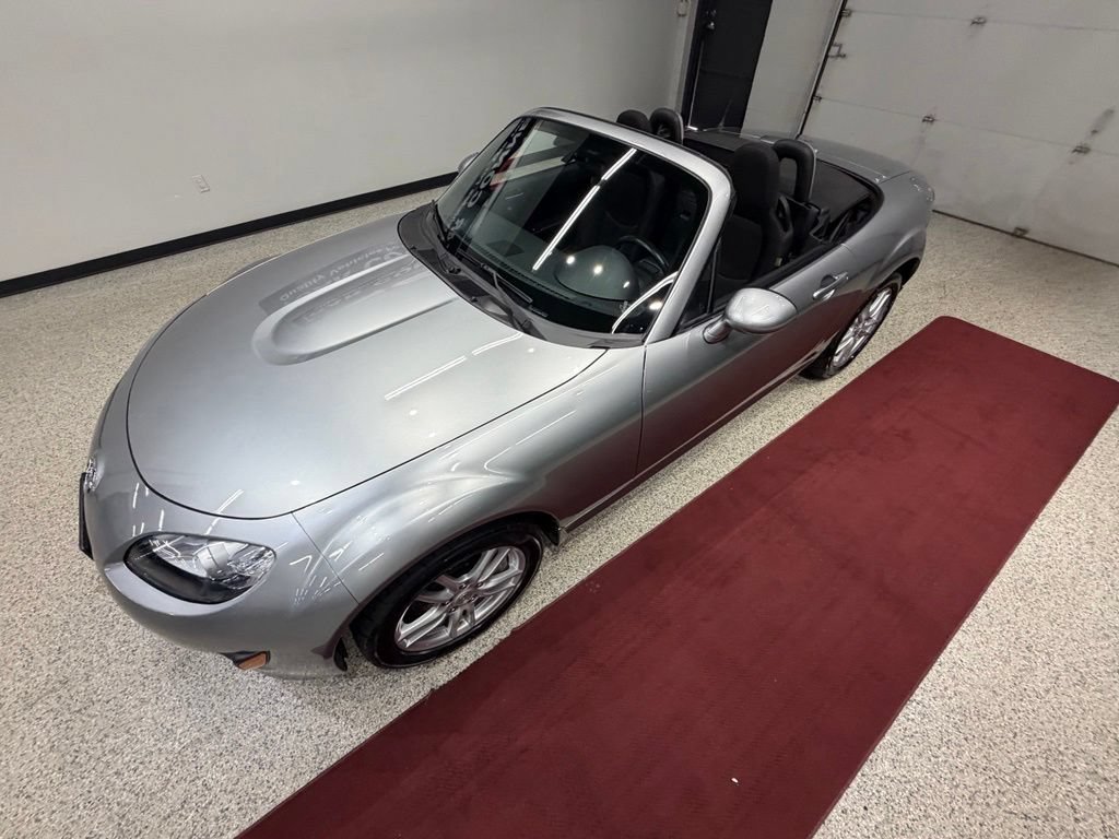 Used 2011 MAZDA MX-5 Miata Sport RWD image 22