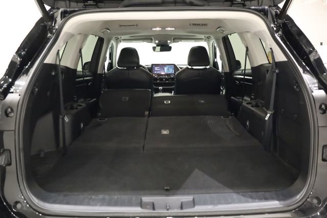 Used 2023 Toyota Highlander XLE image 36