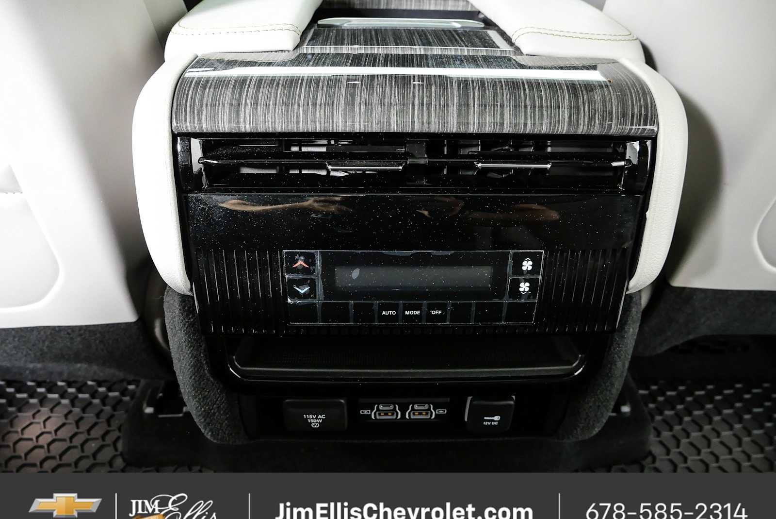 Used 2022 Jeep Wagoneer Series II w/ Premium Group I AWD/4WD image 20