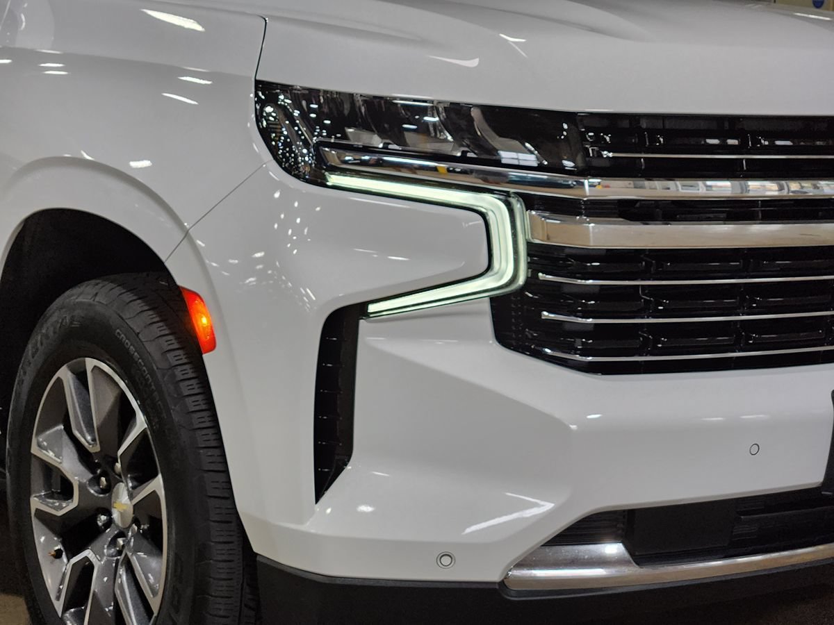 Used 2022 Chevrolet Tahoe LT w/ Luxury Package AWD/4WD image 13