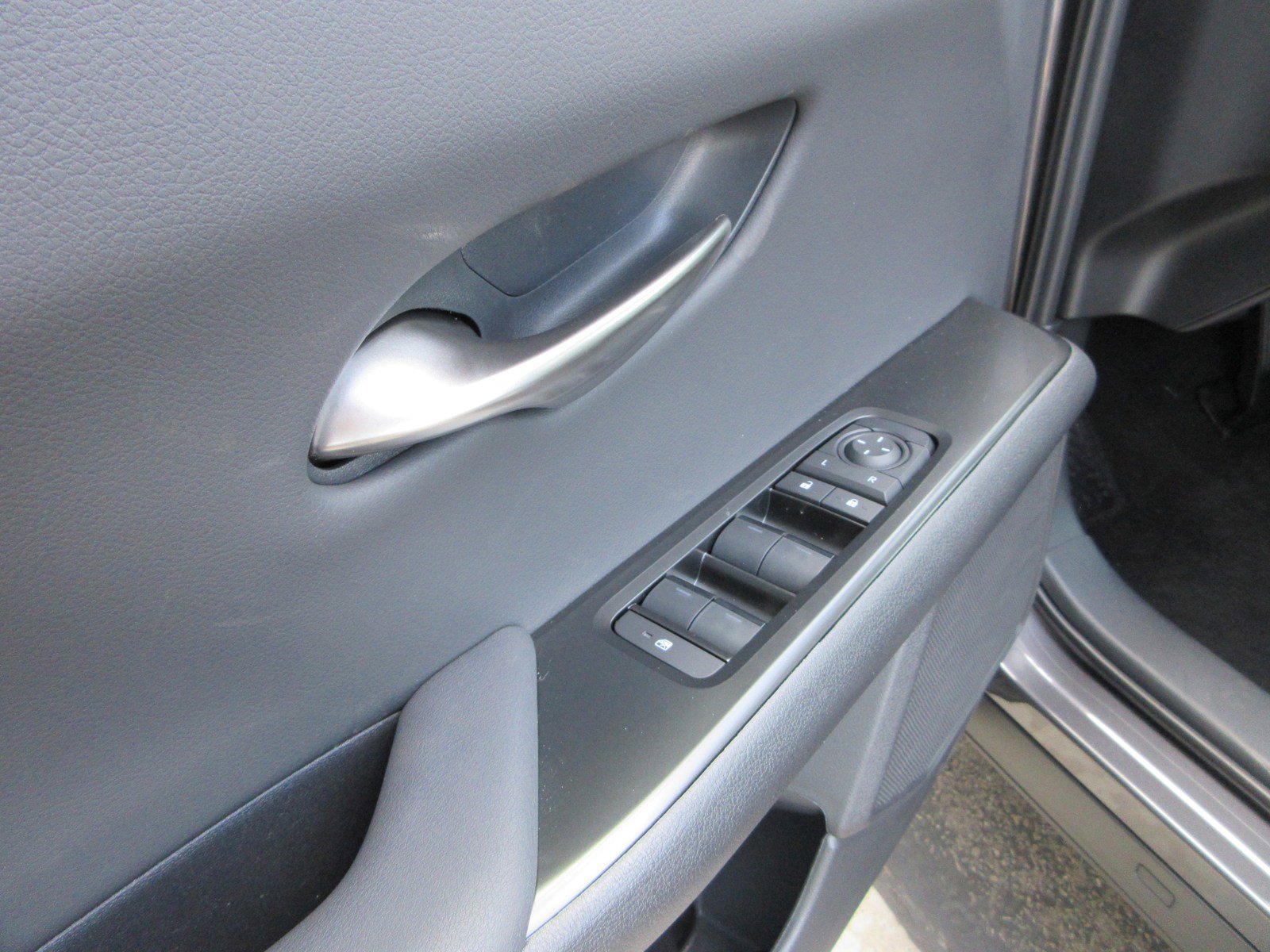 New 2025 Lexus UX 300h AWD image 27
