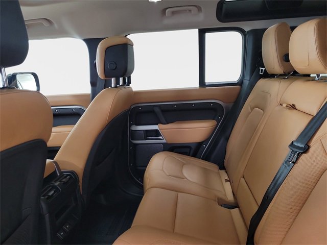Used 2024 Land Rover Defender 110 S image 31