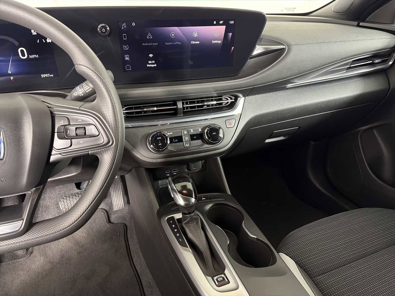 Used 2025 Buick Envista Preferred image 26