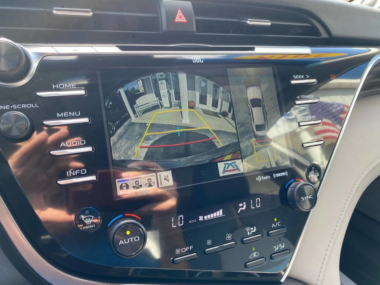 Used 2018 Toyota Camry XLE image 19