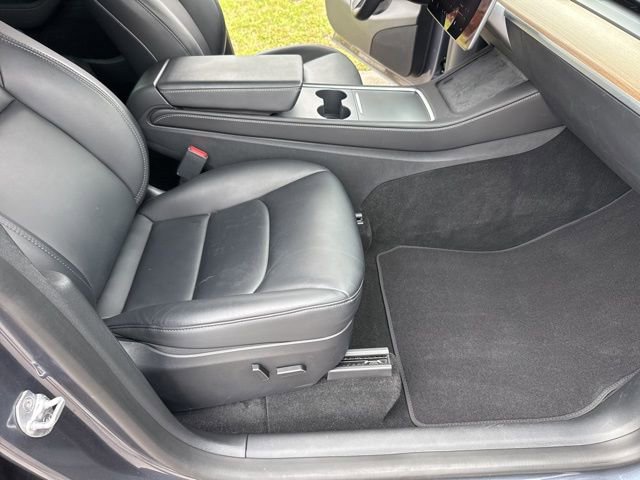 Used 2023 Tesla Model Y Performance image 12