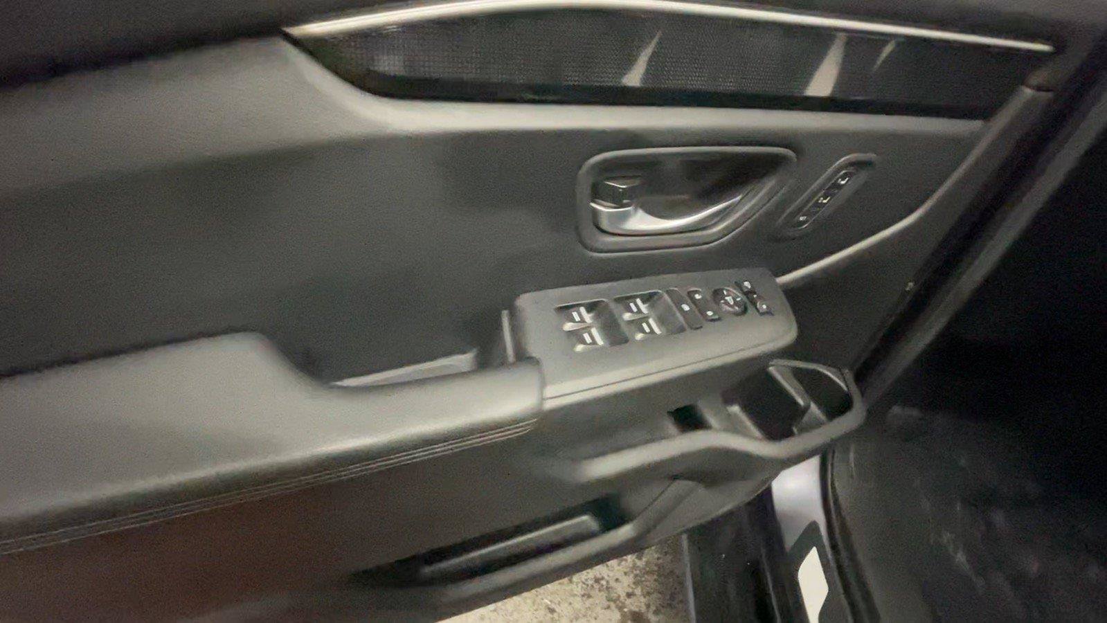 Used 2025 Honda Pilot Elite image 29