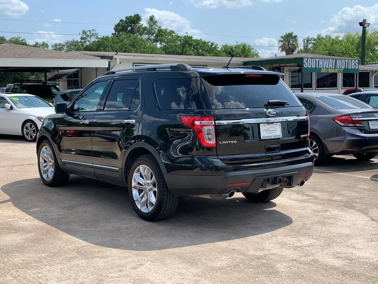 Used 2015 Ford Explorer Limited w/ Equipment Group 302A FWD image 5