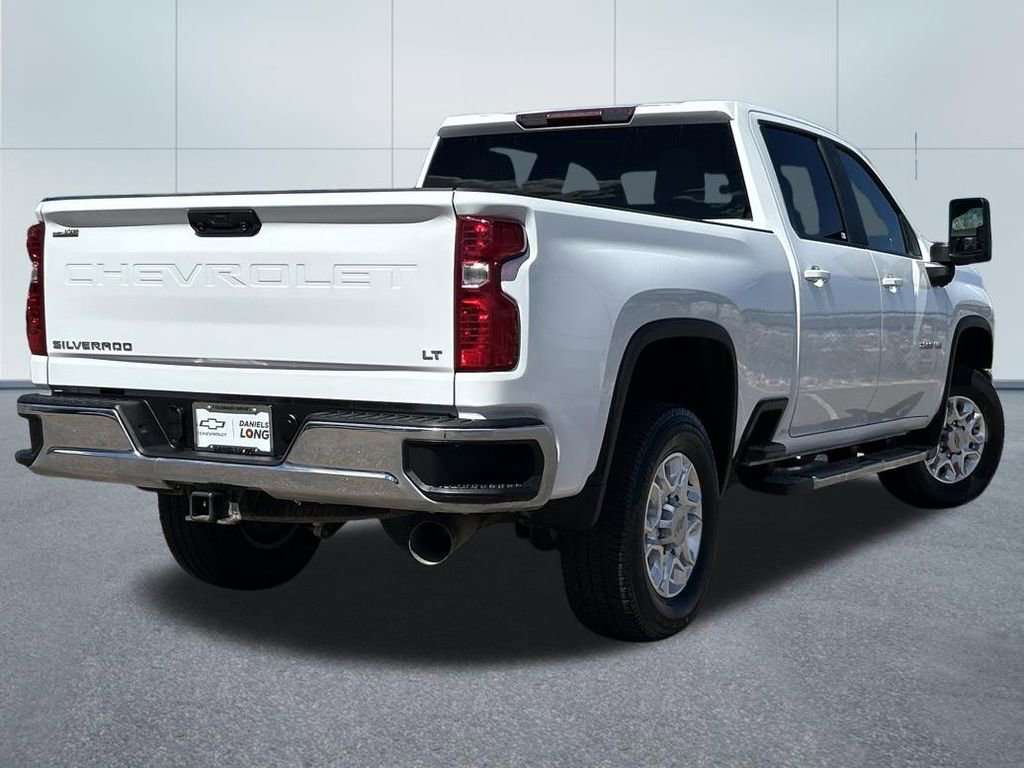 Used 2024 Chevrolet Silverado 2500 LT image 2