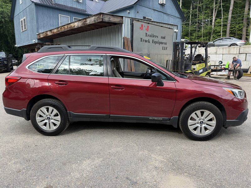 Used 2017 Subaru Outback 2.5i AWD/4WD image 4