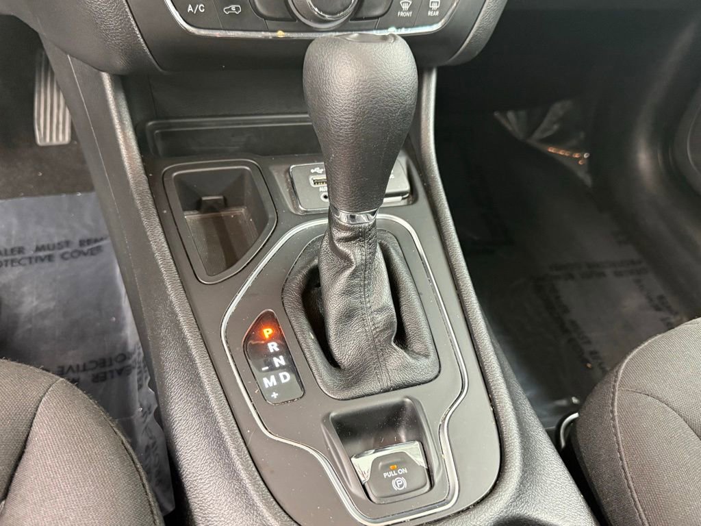 Used 2021 Jeep Cherokee Latitude image 24