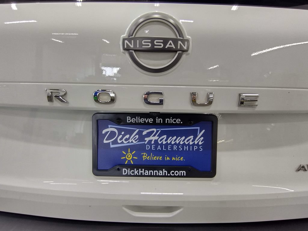Used 2023 Nissan Rogue S AWD/4WD image 15