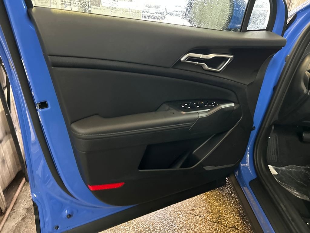 New 2026 Kia Sportage EX w/ EX Panorama Roof Package image 28