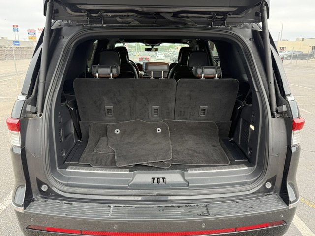 Used 2023 Lincoln Navigator Reserve AWD/4WD image 6
