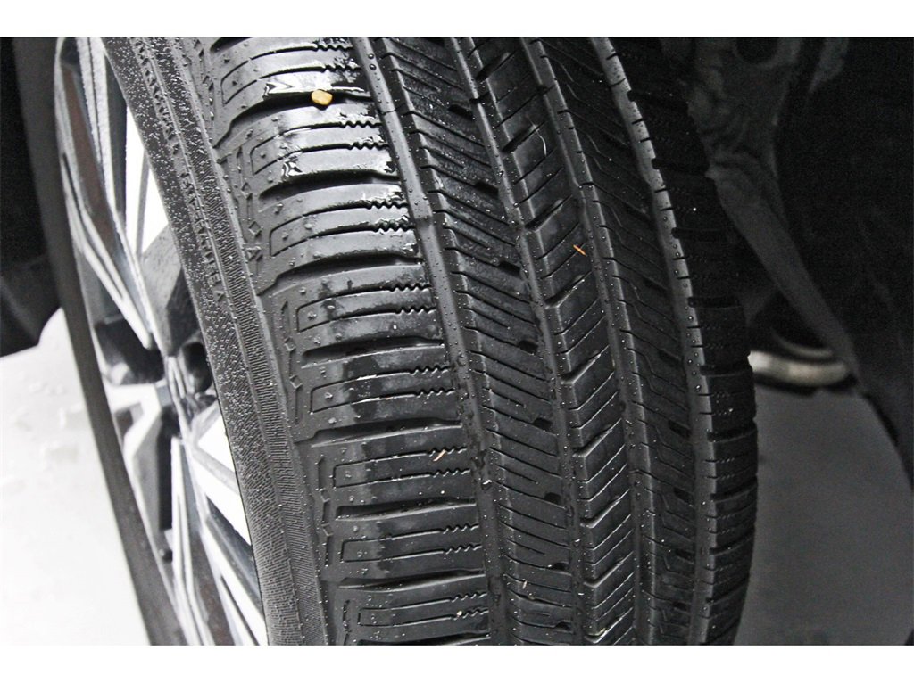 Used 2023 Nissan Rogue SV image 30