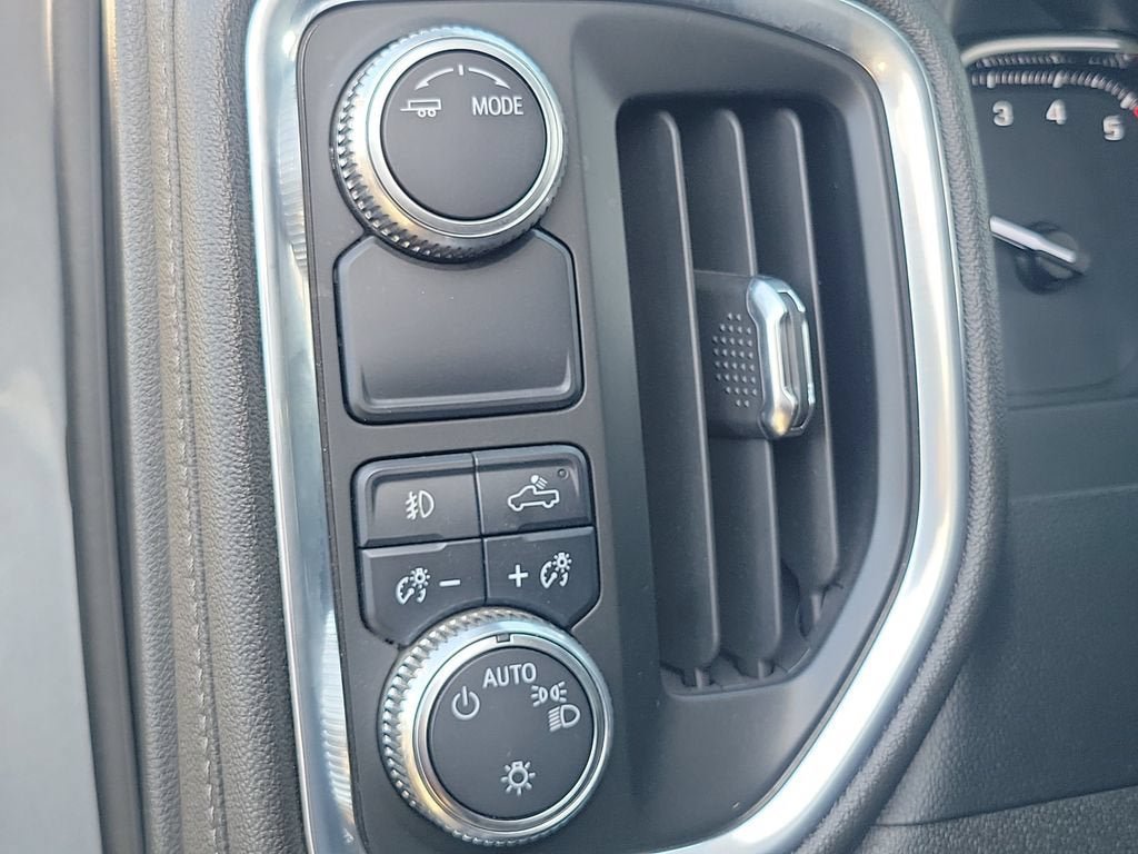 Used 2022 GMC Sierra 1500 Elevation w/ LPO, Elevation Black Package RWD image 18