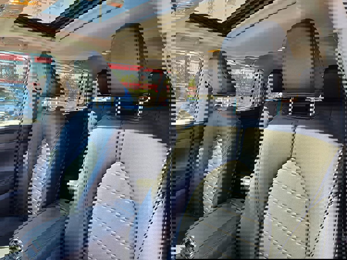 Used 2020 Toyota Highlander XLE image 23