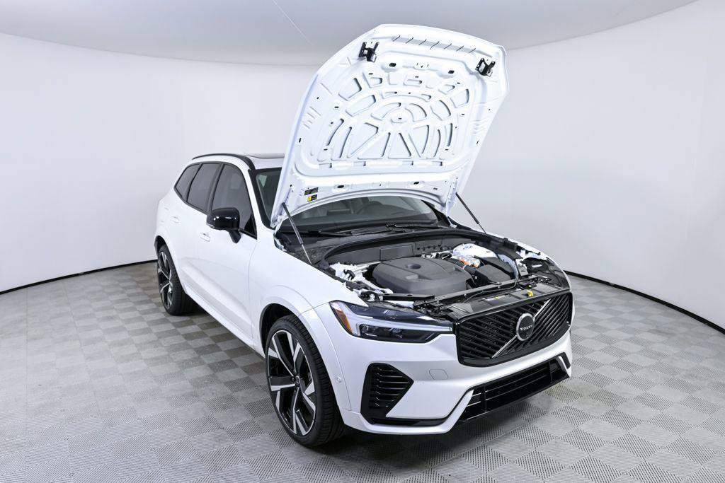 New 2026 Volvo XC60 T8 Ultra w/ Protection Package Premier AWD/4WD image 32