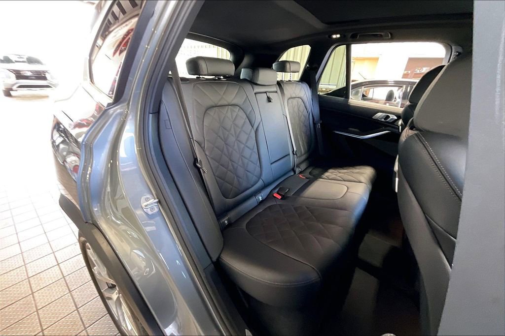 Used 2026 BMW X5 xDrive40i image 15