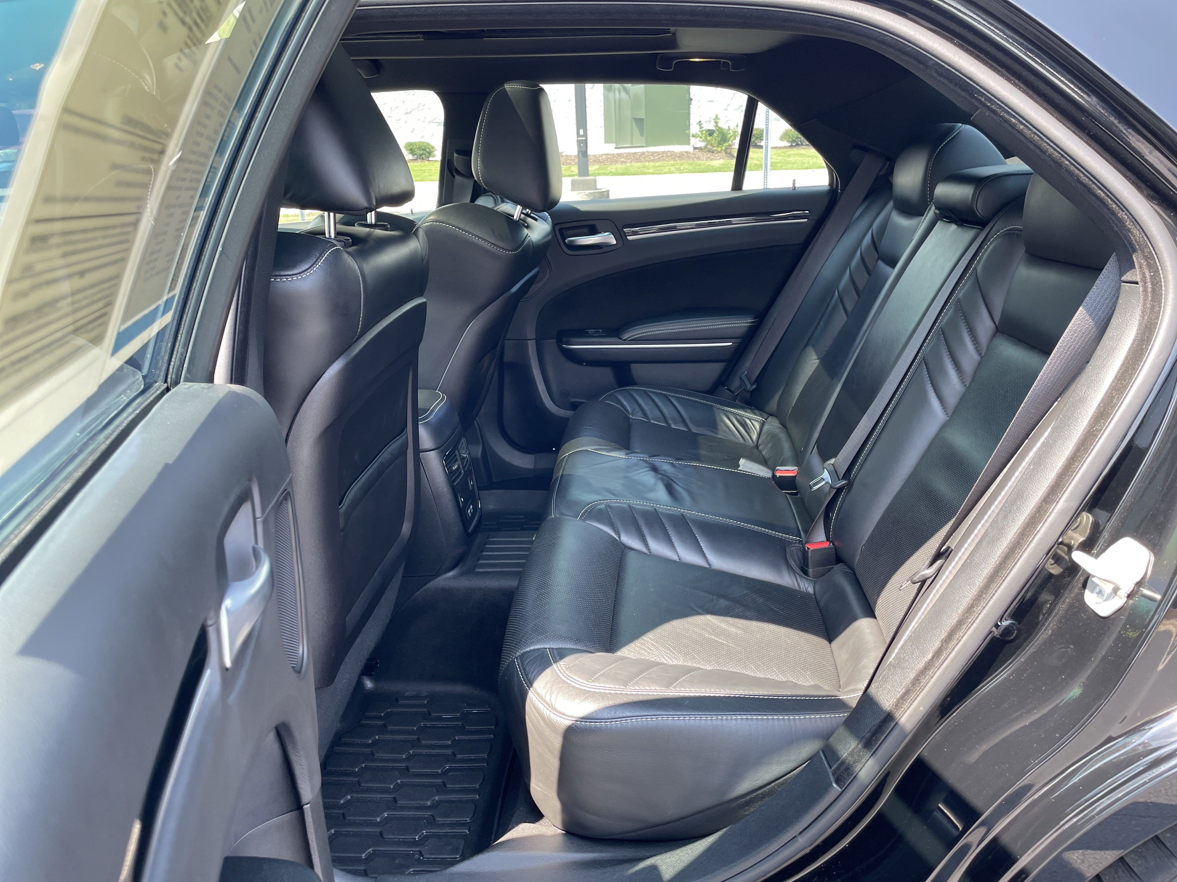 Used 2023 Chrysler 300 C RWD image 30