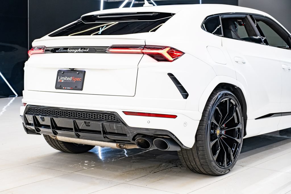 Used 2022 Lamborghini Urus AWD/4WD image 35