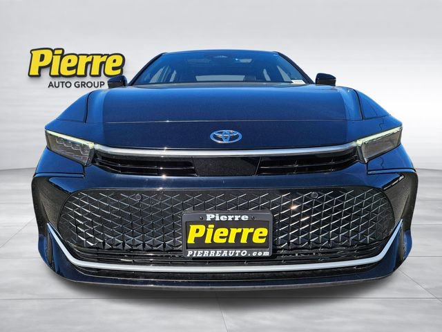 Used 2023 Toyota Crown Limited image 9