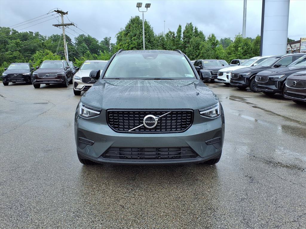 New 2026 Volvo XC40 B4 Core w/ Protection Package Premier FWD image 9