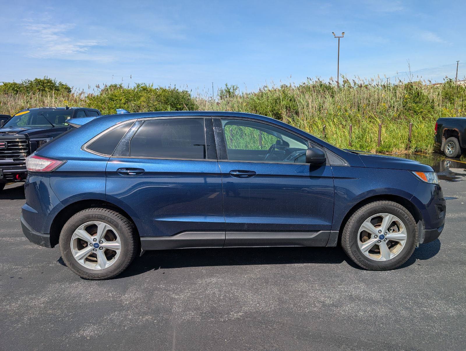 Used 2017 Ford Edge SE AWD/4WD image 9