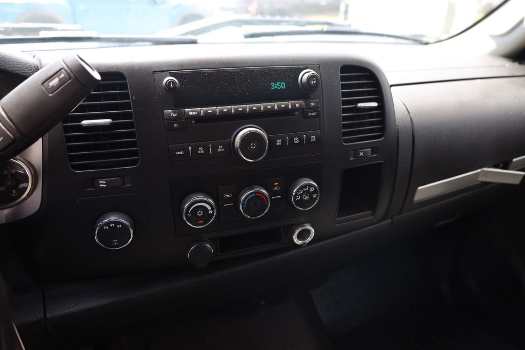 Used 2007 Chevrolet Silverado 2500 LT w/ 1LT Convenience Package AWD/4WD image 15