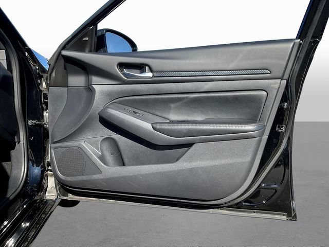 Used 2025 Nissan Altima 2.5 SV FWD image 27
