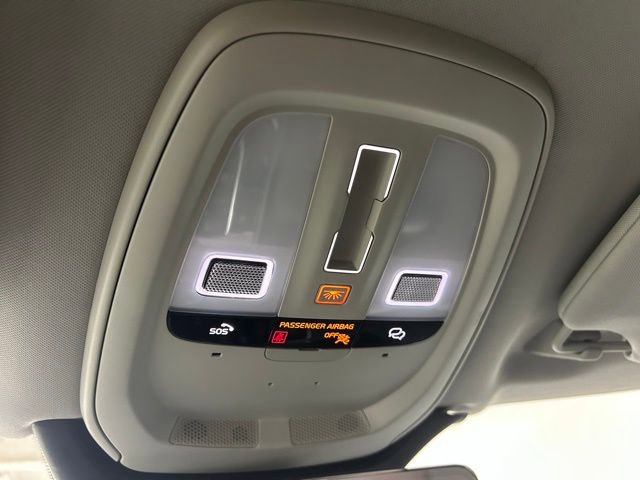 Used 2025 Volvo XC90 B5 Core image 23